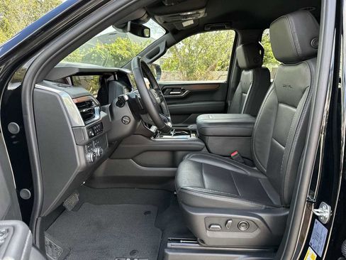 Certified 2025 GMC Yukon Denali image 15