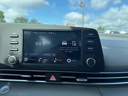 Used 2025 Hyundai Elantra Sport FWD image 36