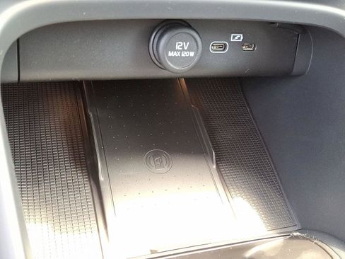 New 2026 Volvo XC40 B5 Core w/ Climate Package image 16