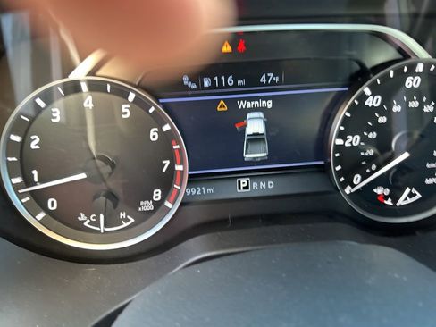 Used 2024 Nissan Titan SV w/ SV Convenience Package image 1