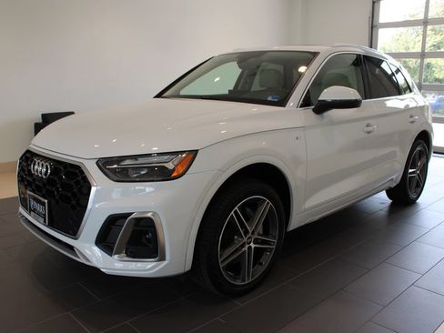 Used 2021 Audi Q5 e Premium Plus AWD/4WD image 11