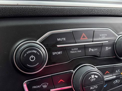 Used 2022 Dodge Charger R/T image 11