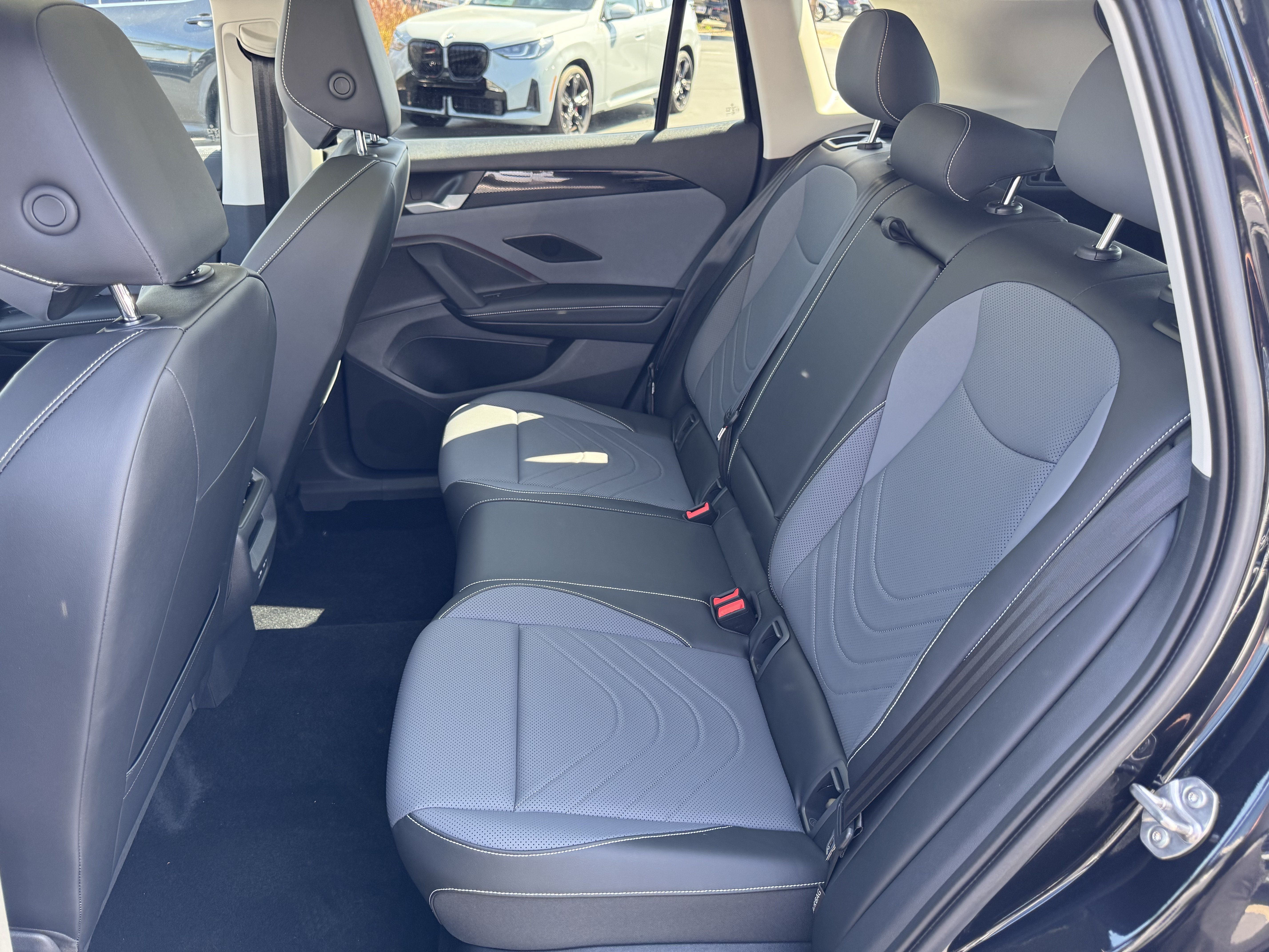 Certified 2025 Volkswagen Tiguan SE AWD/4WD image 31