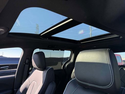 New 2026 Chrysler Pacifica Limited image 37