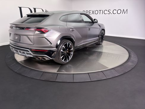 Used 2021 Lamborghini Urus AWD/4WD image 9