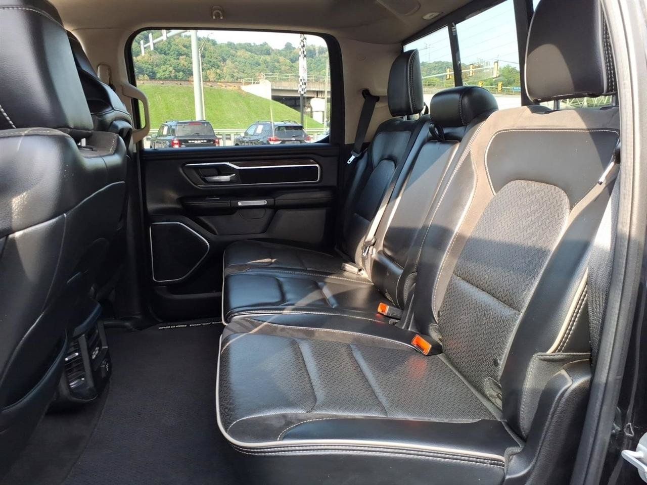 Used 2019 RAM 1500 Laramie AWD/4WD image 8