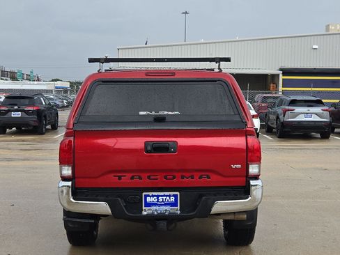 Used 2017 Toyota Tacoma SR5 AWD/4WD image 5