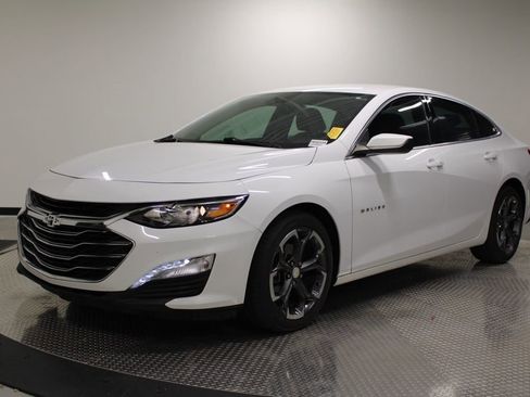 Used 2023 Chevrolet Malibu LT image 1