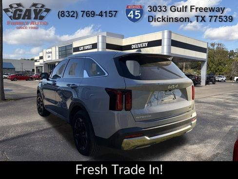Certified 2025 Kia Sorento S image 4