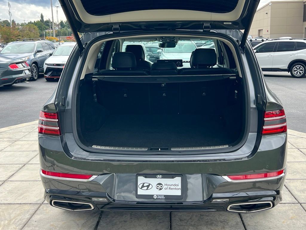 Used 2022 Genesis GV80 2.5T w/ Advanced Package 02 AWD/4WD image 10