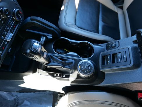 Used 2022 Ford Bronco Wildtrak image 31