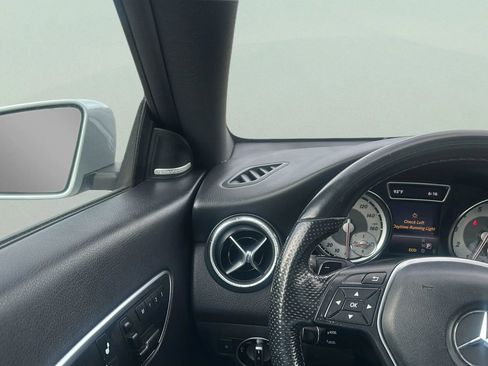 Used 2014 Mercedes-Benz CLA 250 4MATIC image 22