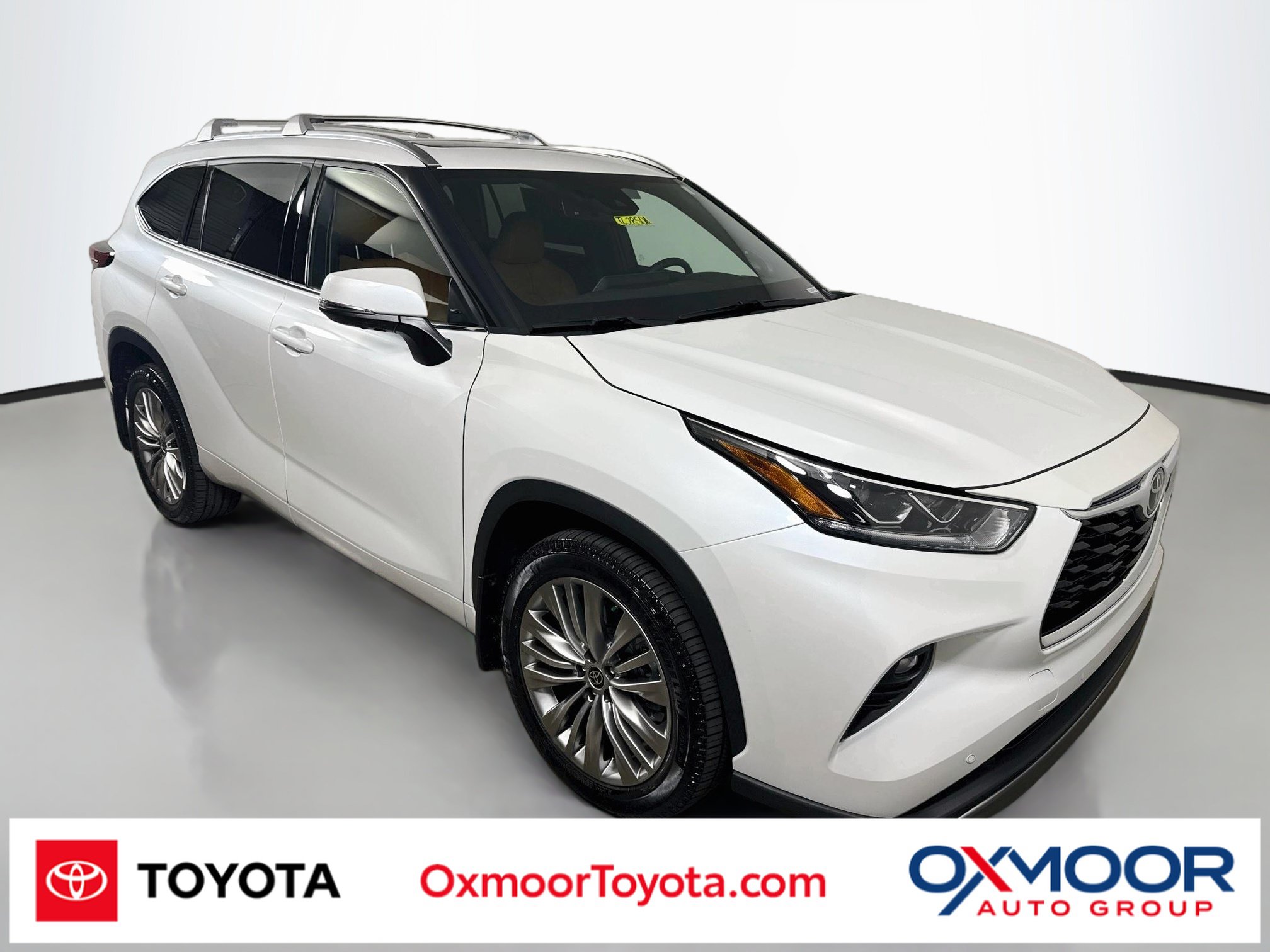 Used 2022 Toyota Highlander Platinum AWD/4WD image 1