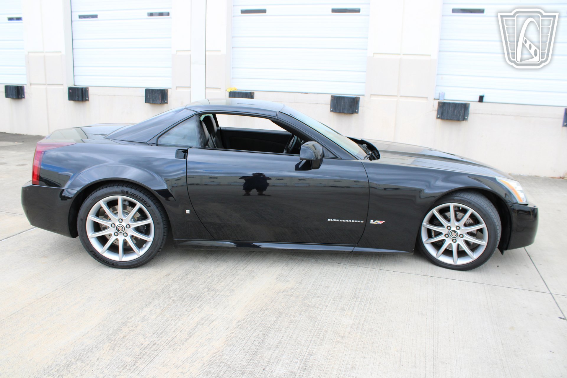 Used 2006 Cadillac XLR V RWD image 40