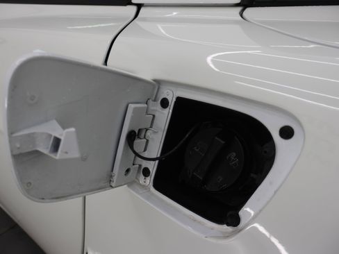 Used 2013 Chevrolet Corvette Grand Sport w/ 4LT Preferred Equipment Group RWD image 24