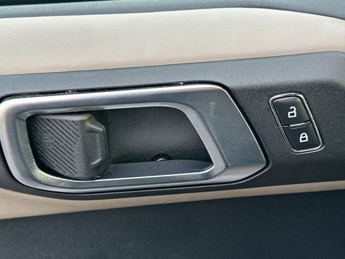 Used 2023 Ford Bronco Wildtrak image 14