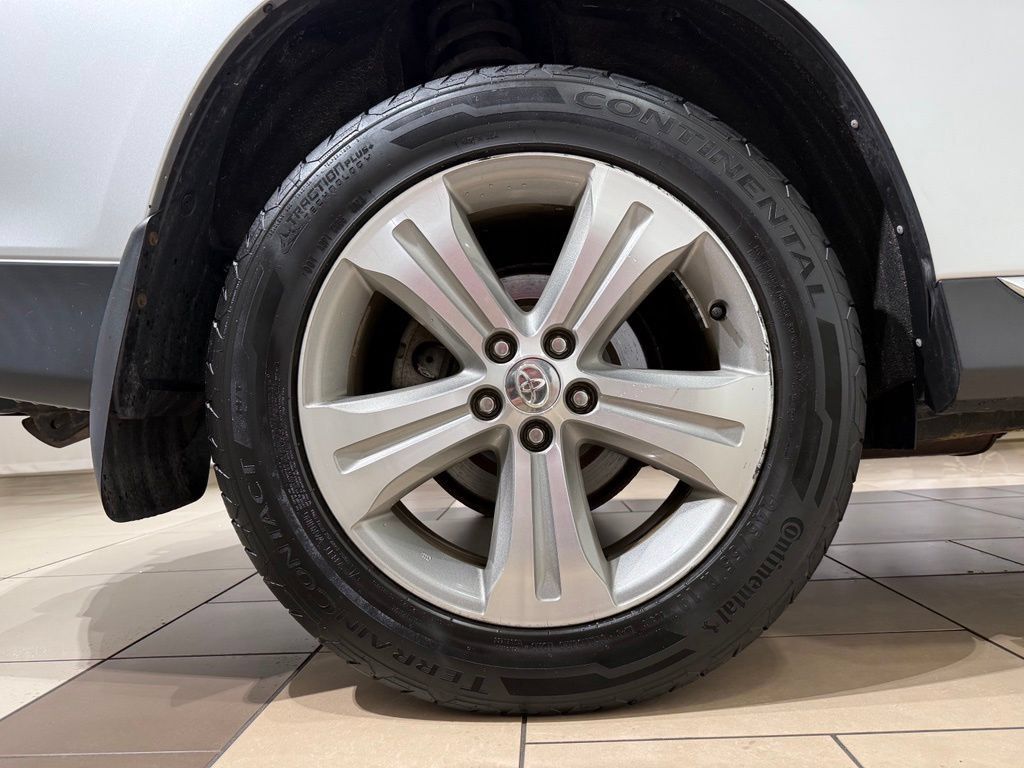 Used 2013 Toyota Highlander Limited AWD/4WD image 9