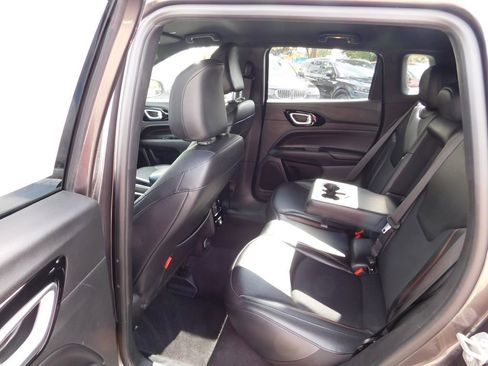 Used 2023 Jeep Compass Trailhawk image 11