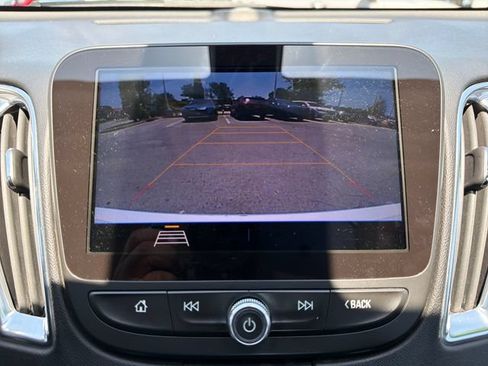 Used 2019 Chevrolet Malibu LT FWD image 13