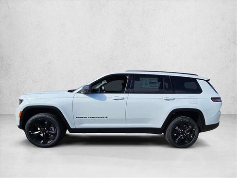 New 2025 Jeep Grand Cherokee L Altitude image 5