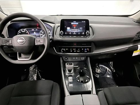 New 2026 Nissan Rogue S image 5