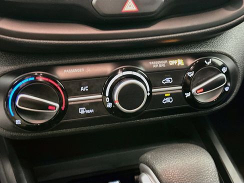 Used 2025 Kia Soul LX w/ LX Technology Package FWD image 23