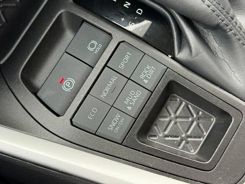 Certified 2025 Toyota RAV4 XLE w/ Convenience Package AWD/4WD image 38