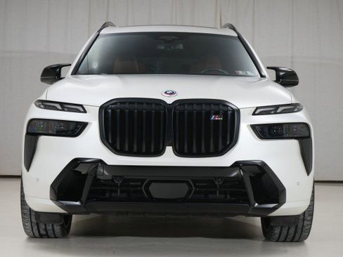 Used 2023 BMW X7 M60i w/ Executive Package image 9