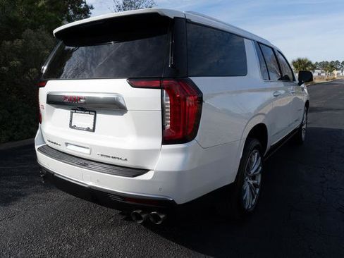 Used 2022 GMC Yukon XL Denali image 3