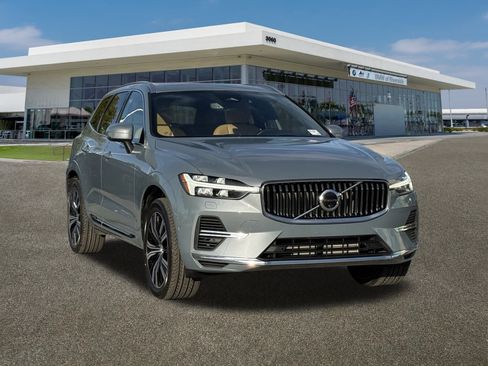 Used 2023 Volvo XC60 T8 Ultimate image 2