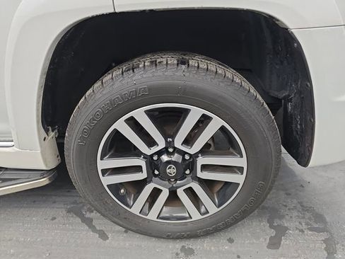 Used 2016 Toyota 4Runner Limited image 16