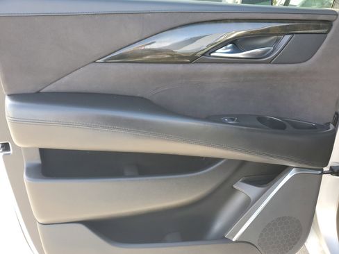 Used 2017 Cadillac Escalade ESV Platinum image 32