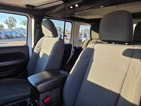 Used 2024 Jeep Wrangler Sport S image 16