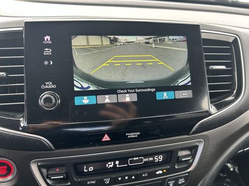 Certified 2023 Honda Passport TrailSport image 17