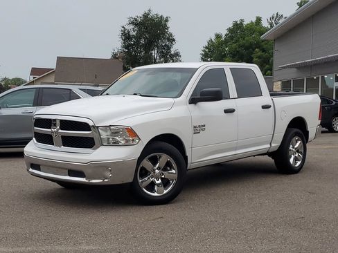Used 2019 RAM 1500 ST w/ SXT Plus Group AWD/4WD image 26