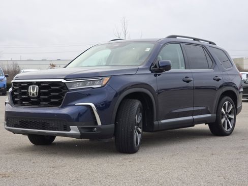 Used 2025 Honda Pilot Elite image 12