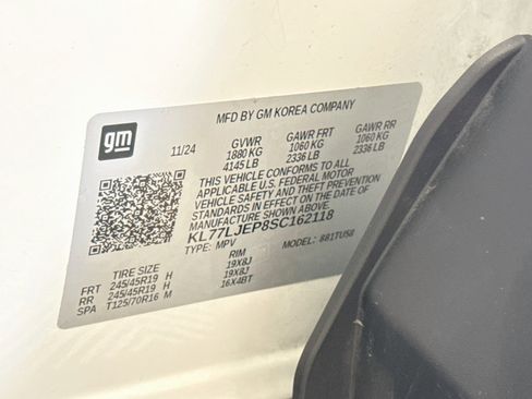 Used 2025 Chevrolet Trax RS w/ Driver Confidence Package FWD image 40