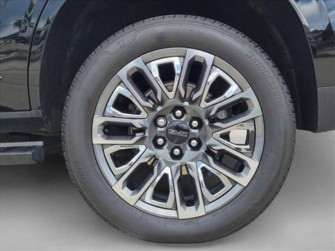 Used 2023 GMC Yukon Denali Ultimate AWD/4WD image 25