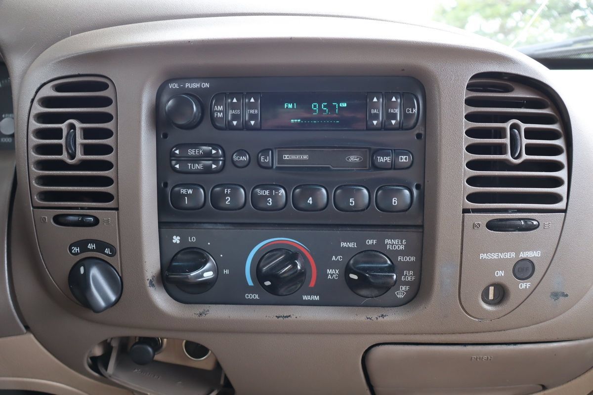 Used 1997 Ford F150 Lariat AWD/4WD image 31