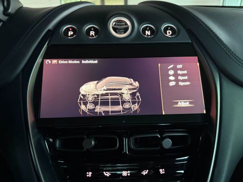 Used 2022 Aston Martin DBX image 37
