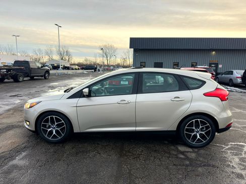 Used 2017 Ford Focus SEL w/ Cold Weather Package image 5