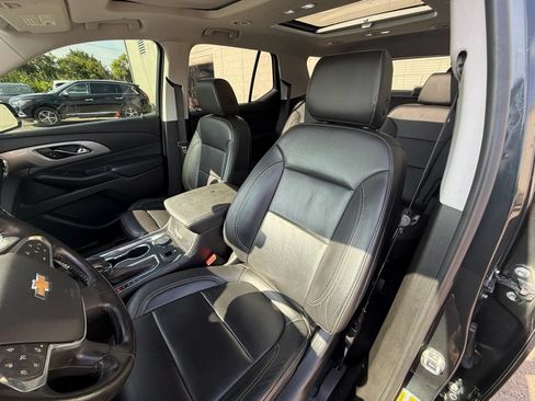Used 2021 Chevrolet Traverse LT w/ LT Premium Package AWD/4WD image 20