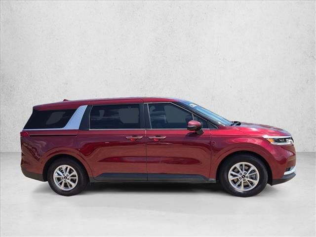 Used 2024 Kia Carnival LX FWD image 4