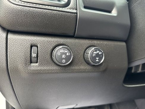 Used 2021 GMC Canyon Denali image 25