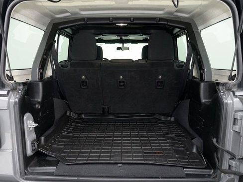 Used 2018 Jeep Wrangler Unlimited Sport S image 29