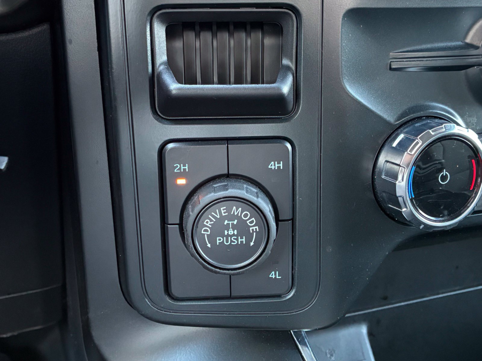 Used 2025 Ford F150 XL w/ Equipment Group 104A Hybrid AWD/4WD image 18