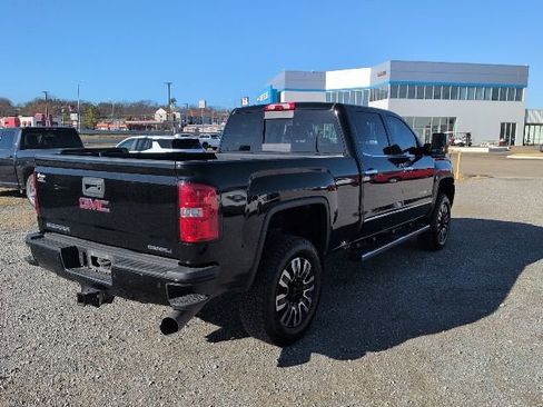 Used 2019 GMC Sierra 2500 Denali w/ Duramax Plus Package image 4