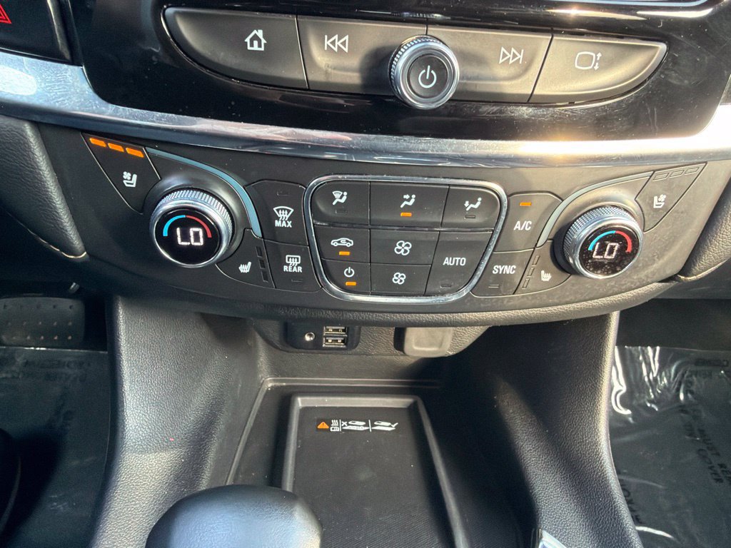 Used 2023 Chevrolet Traverse Premier w/ Redline Edition AWD/4WD image 17