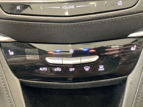 Used 2018 Cadillac XT5 Luxury w/ Driver Awareness Package AWD/4WD image 22