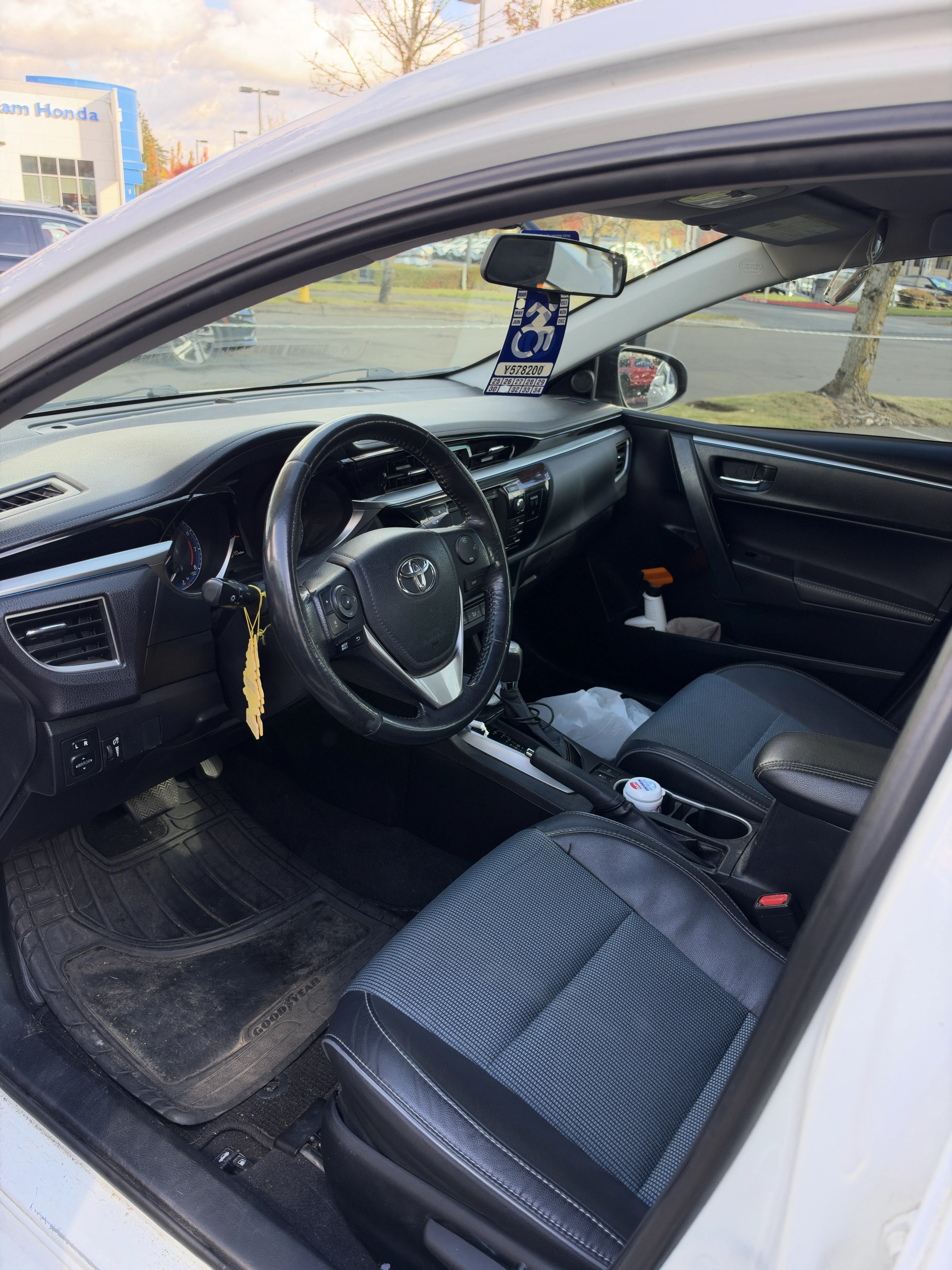 Used 2015 Toyota Corolla S FWD image 3